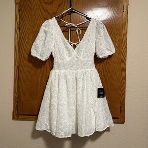 Lulu’s Backless Floral White Mini Dress